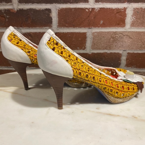 Poetic License Raffia Woven Heels Pear Art Artsy Statement Shoes - Adorable! - Picture 6 of 10